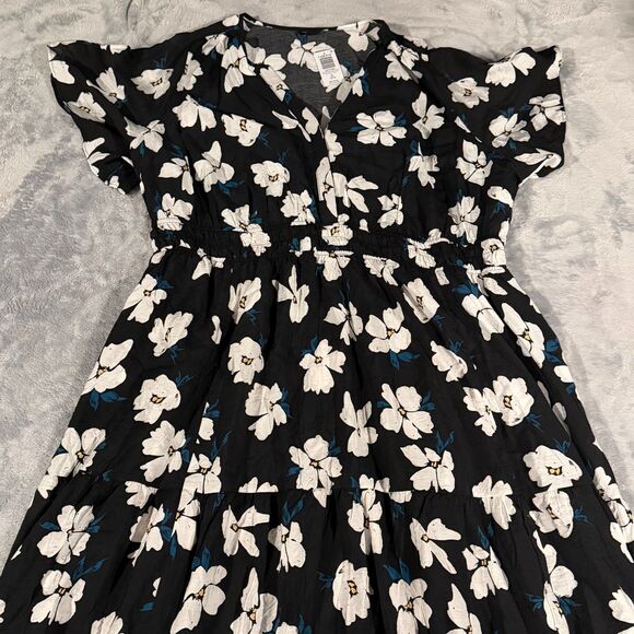 Torrid Black Floral Y-Neck Tiered Maxi Dress - Picture 3 of 4